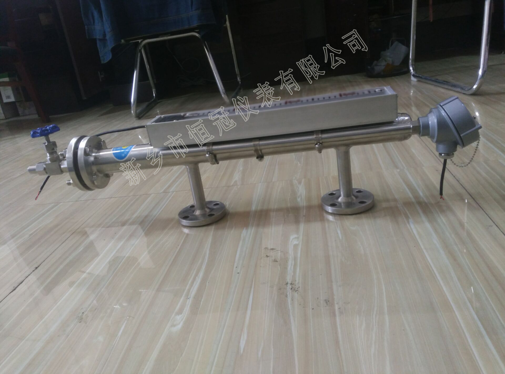 湖北訂制的磁敏電子雙色液位計(jì)防腐型已發(fā)貨，梁經(jīng)理您保持手機(jī)暢通，以方便接收